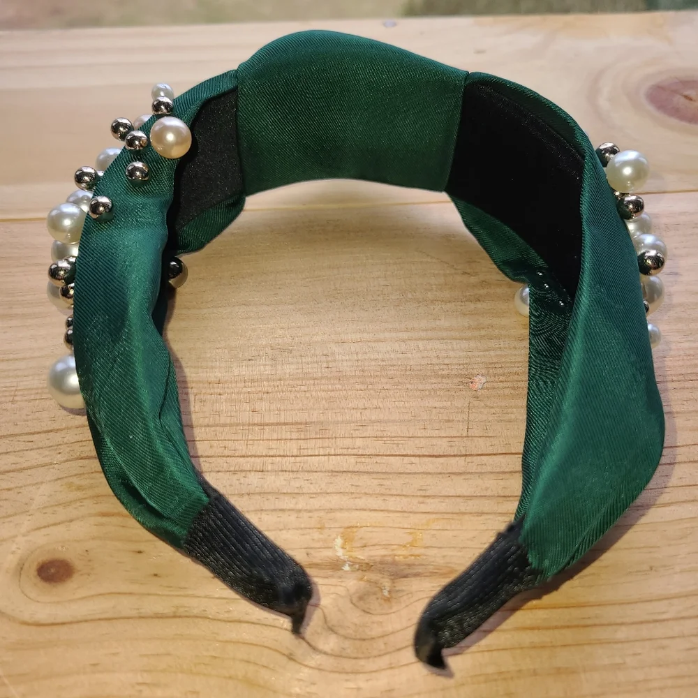 NWOT Dark Green Knotted Headband with Faux Pearl & Bead Embellishments ๐๐ฆช - Picture 8 of 13